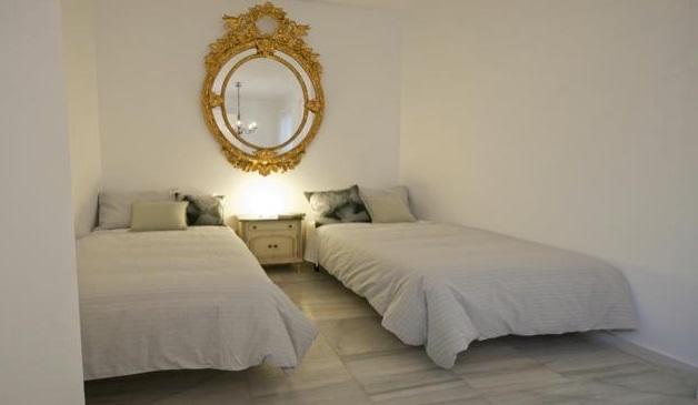 Apartamentos Almirante Hoyos 塞维利亚 外观 照片